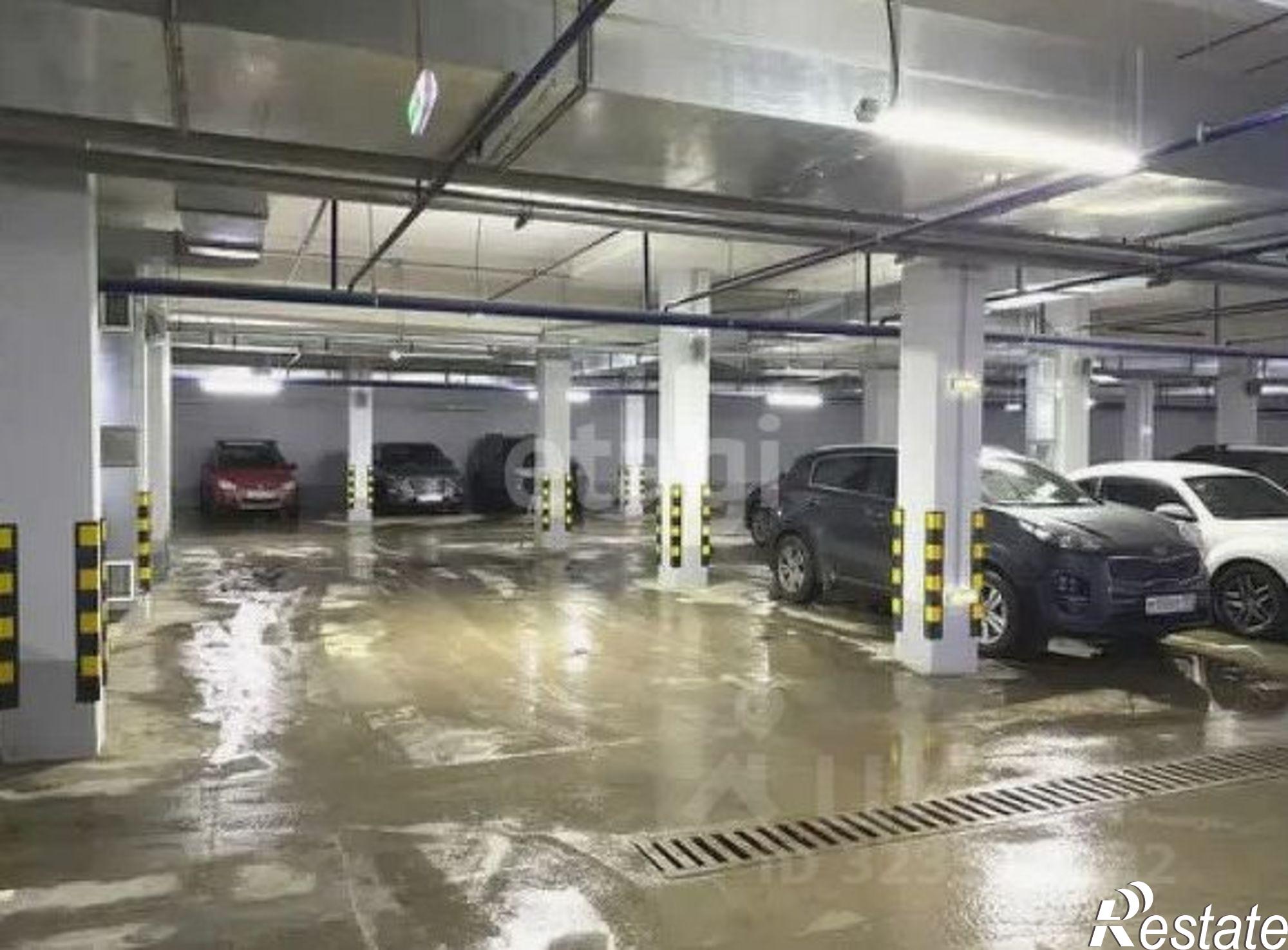 Купить гараж, место в паркинге за 3 100 010 рублей на ул Революции, 52б