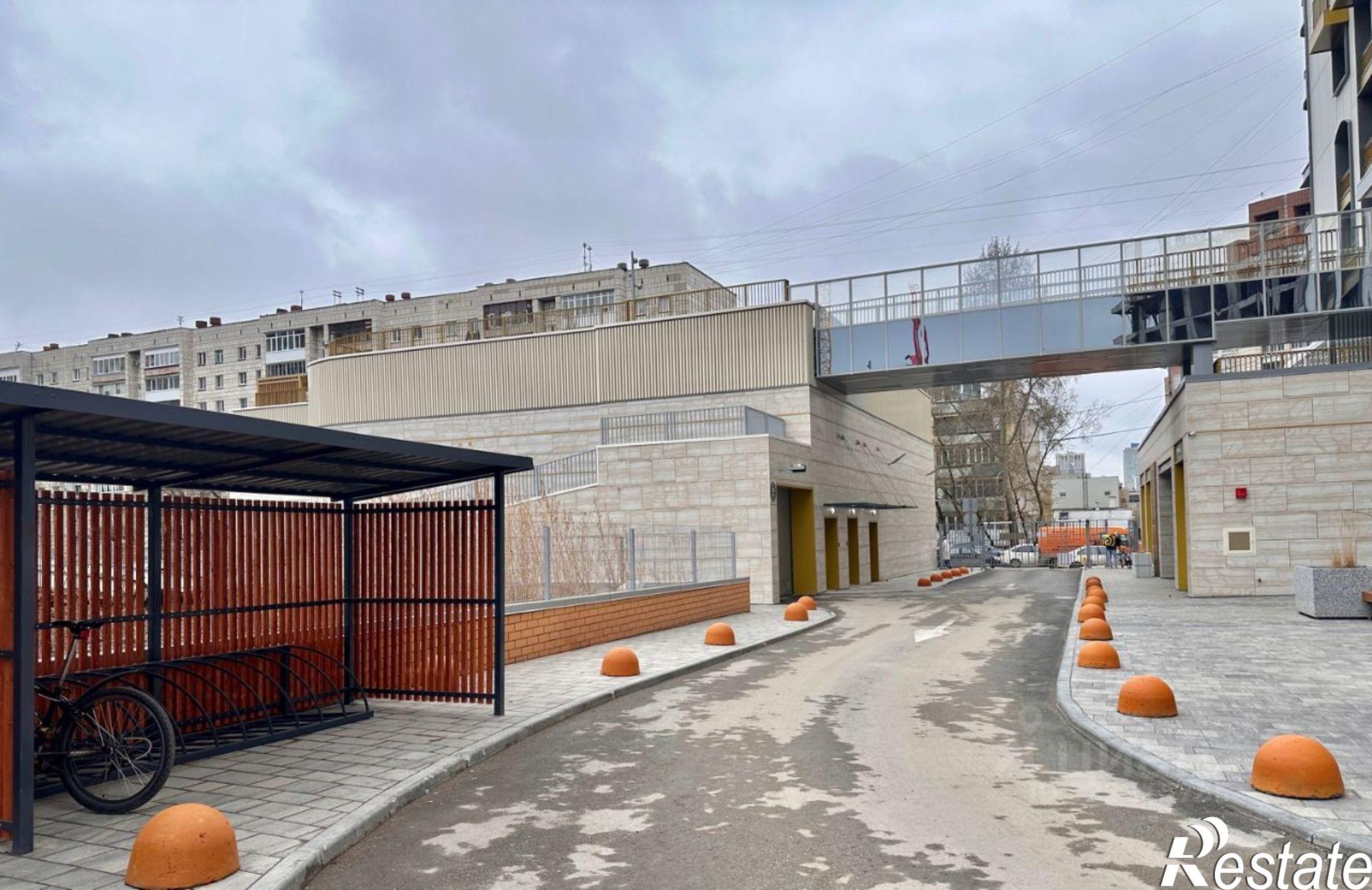 Сдать квартиру за 50 000 рублей на улица Луначарского, 97