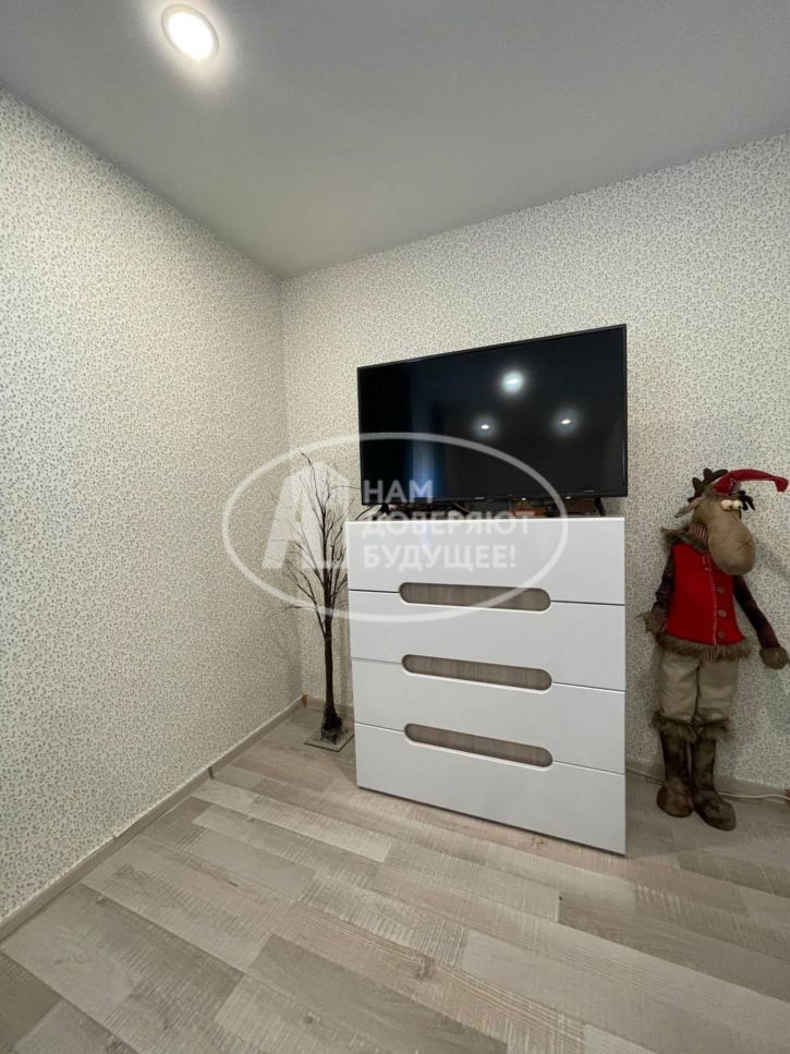 3-комн квартира улица Мильчакова, 33