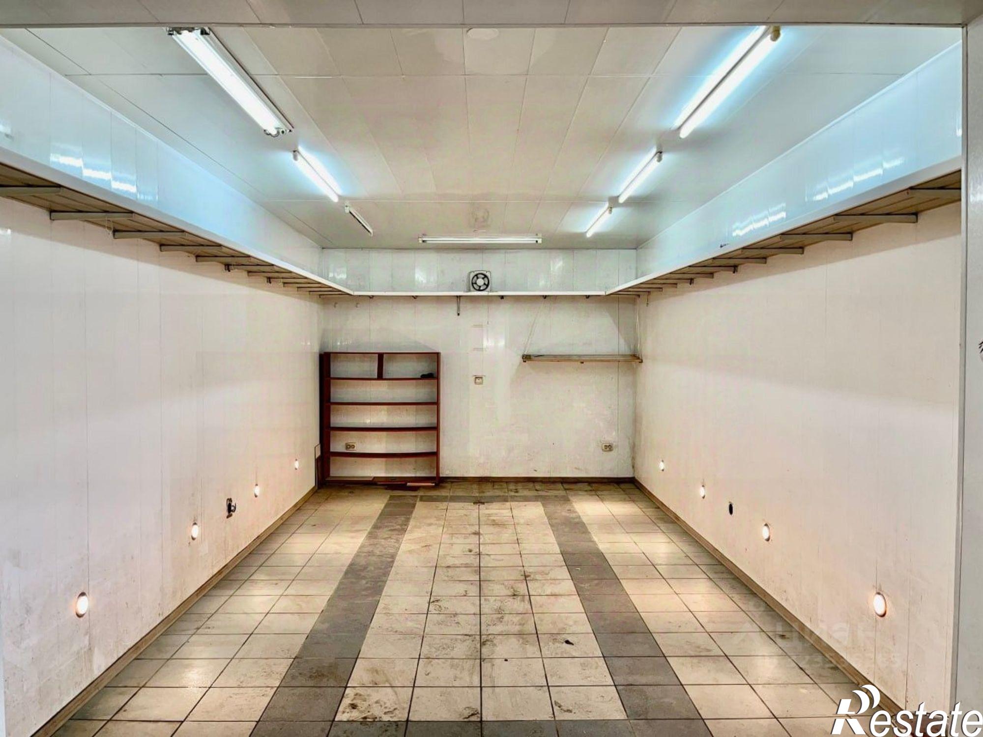 Сдать гараж, место в паркинге за 10 000 рублей на улица Мира, 31А