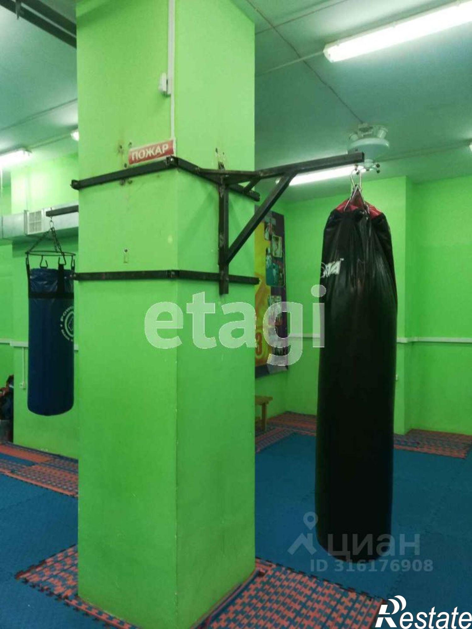 Купить помещение свободного назначения за 5 995 820 рублей на улица Макаренко, 14А