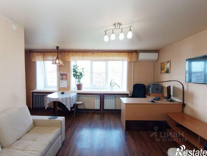 4-комн квартира улица Желябова, 10,  д. 10