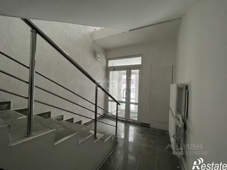 2-комн квартира Хрустальная улица, 8,  д. 8