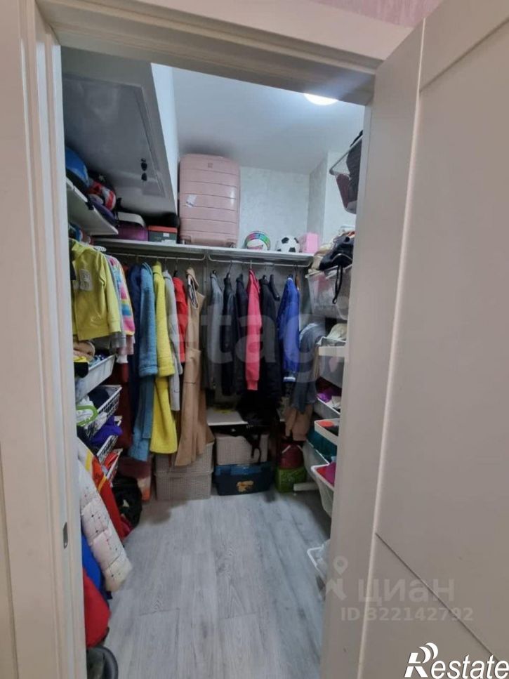 4-комн квартира улица КИМ, 63,  д. 63