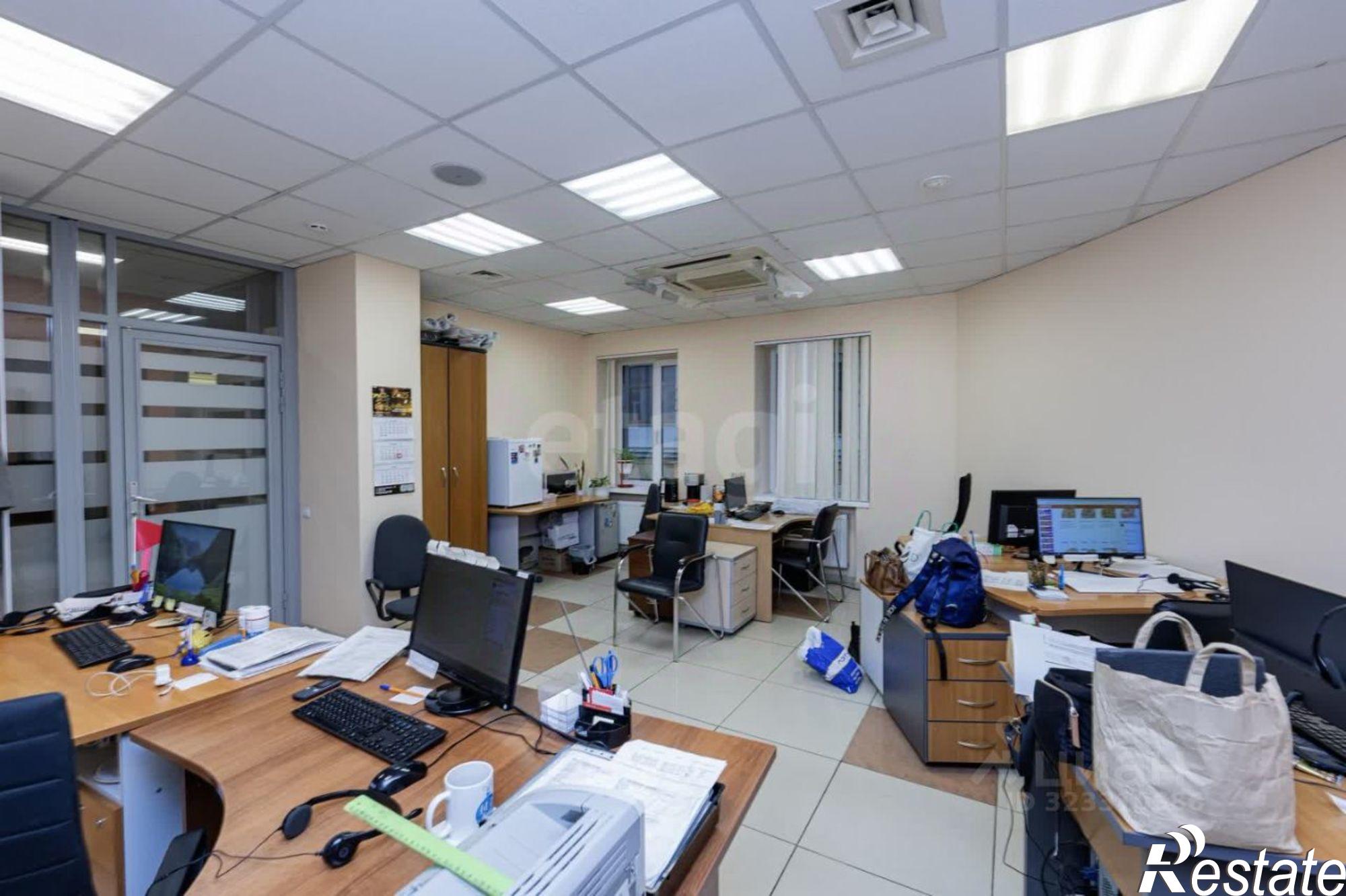 Сдать офис, помещение под офис за 380 000 рублей на Петропавловская улица, 39