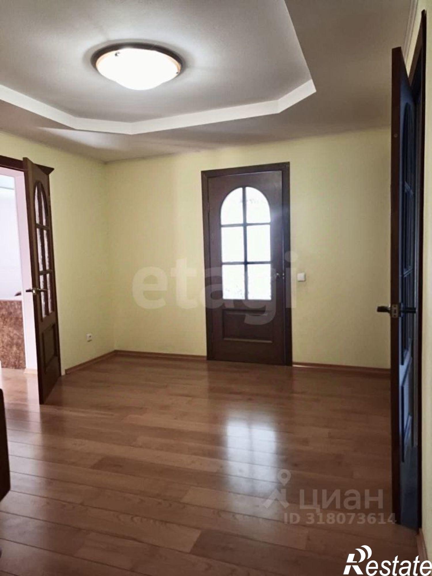 Сдать дачу, дом, коттедж за 150 000 рублей на 3-я Сокольская улица, 14