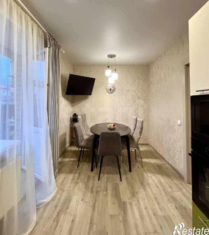 3-комн квартира улица Сакко и Ванцетти, 111,  д. 111