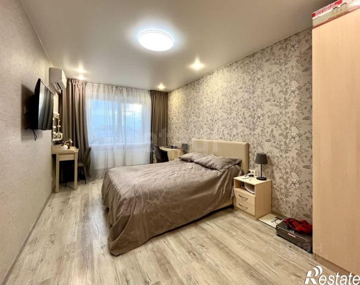 3-комн квартира улица Сакко и Ванцетти, 111,  д. 111