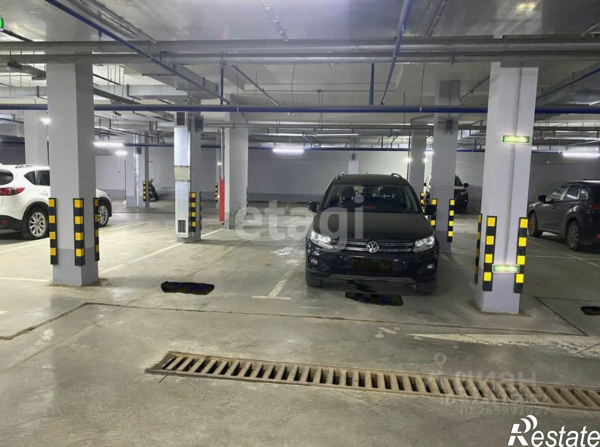 Купить гараж, место в паркинге за 3 100 010 рублей на улица Революции, 52Б