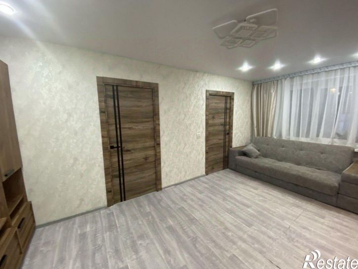 3-комн квартира ул Макаренко, 10,  д. 10