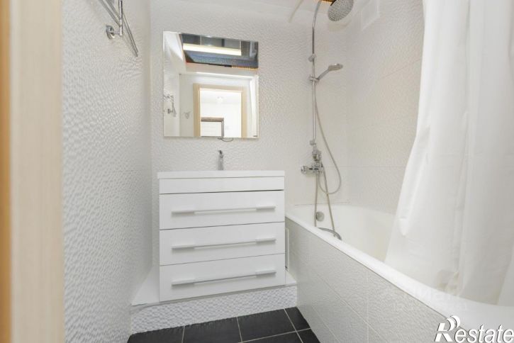 2-комн квартира улица Елькина, 49,  д. 49