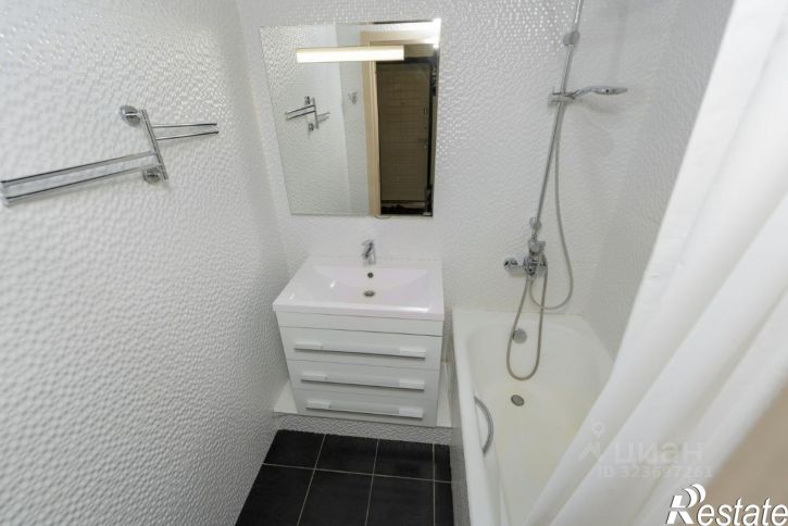 2-комн квартира улица Елькина, 49,  д. 49