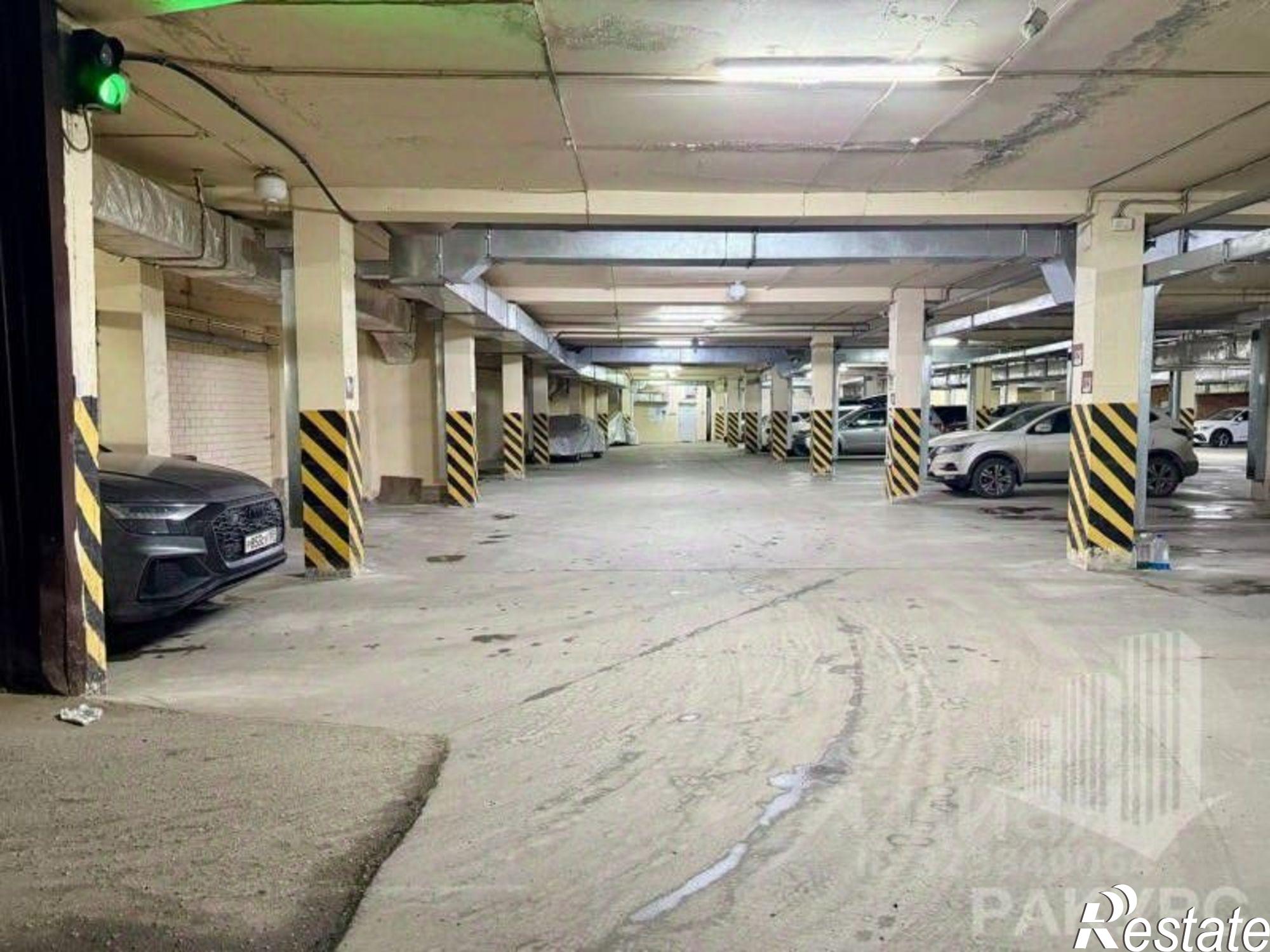 Купить гараж, место в паркинге за 1 400 000 рублей на ул Рабочая, 7