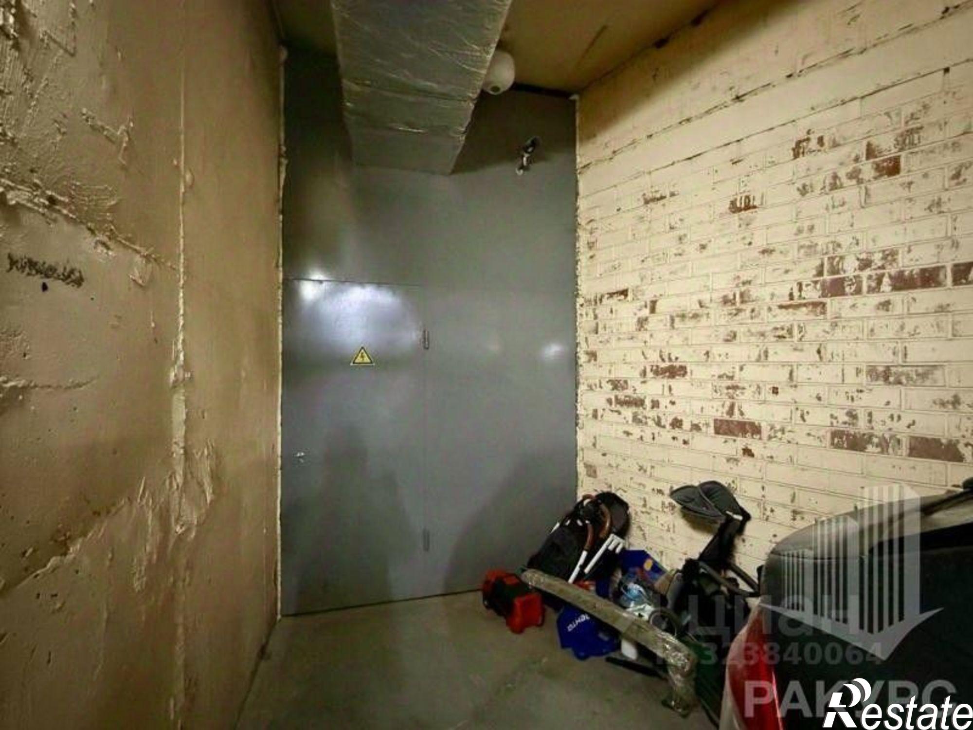 Купить гараж, место в паркинге за 1 400 000 рублей на ул Рабочая, 7