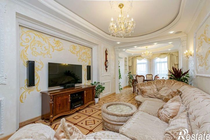 4-комн квартира улица Революции, 21,  д. 21