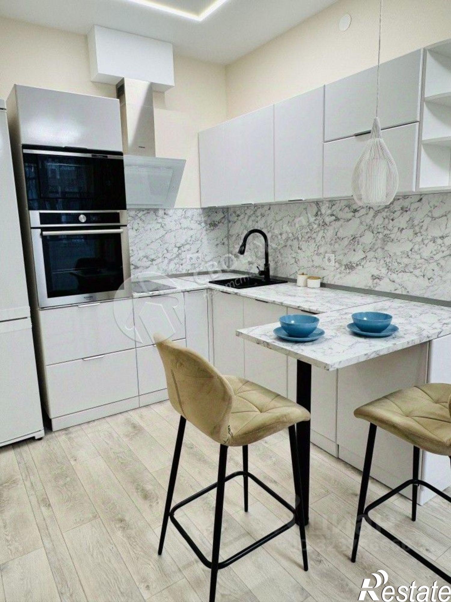 Сдать квартиру за 35 000 рублей на ул. Борцов Революции, 1а