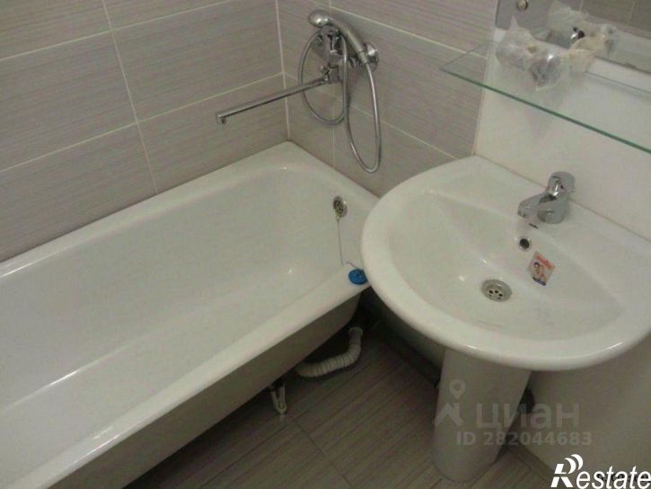 3-комн квартира ул Целинная, 57,  д. 57