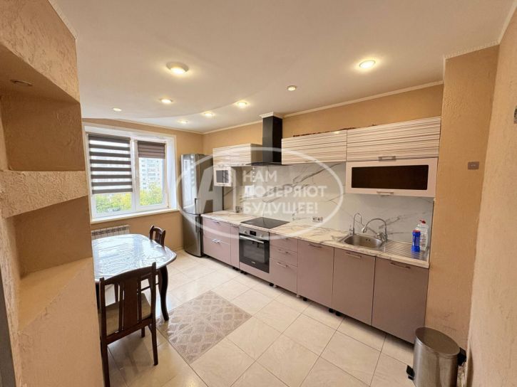 3-комн квартира Камышловская улица, 21