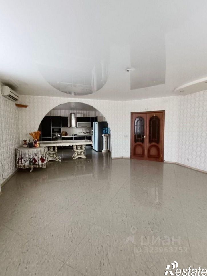 3-комн квартира улица Ивана Франко, 42,  д. 42