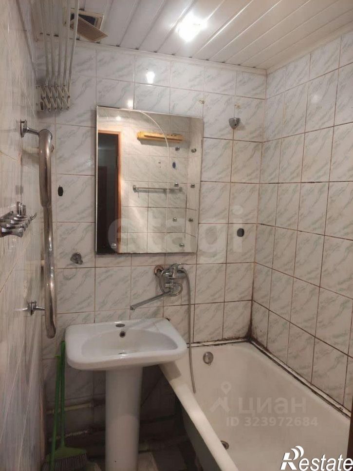 3-комн квартира ул Связистов, 11,  д. 11