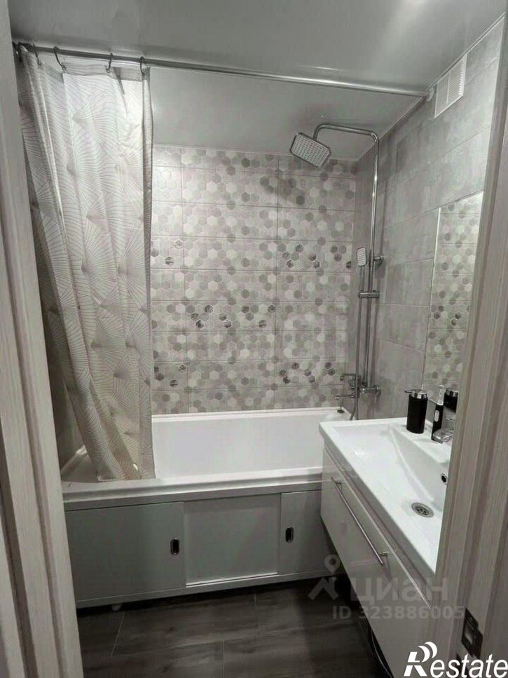 2-комн квартира улица Желябова, 3,  д. 3