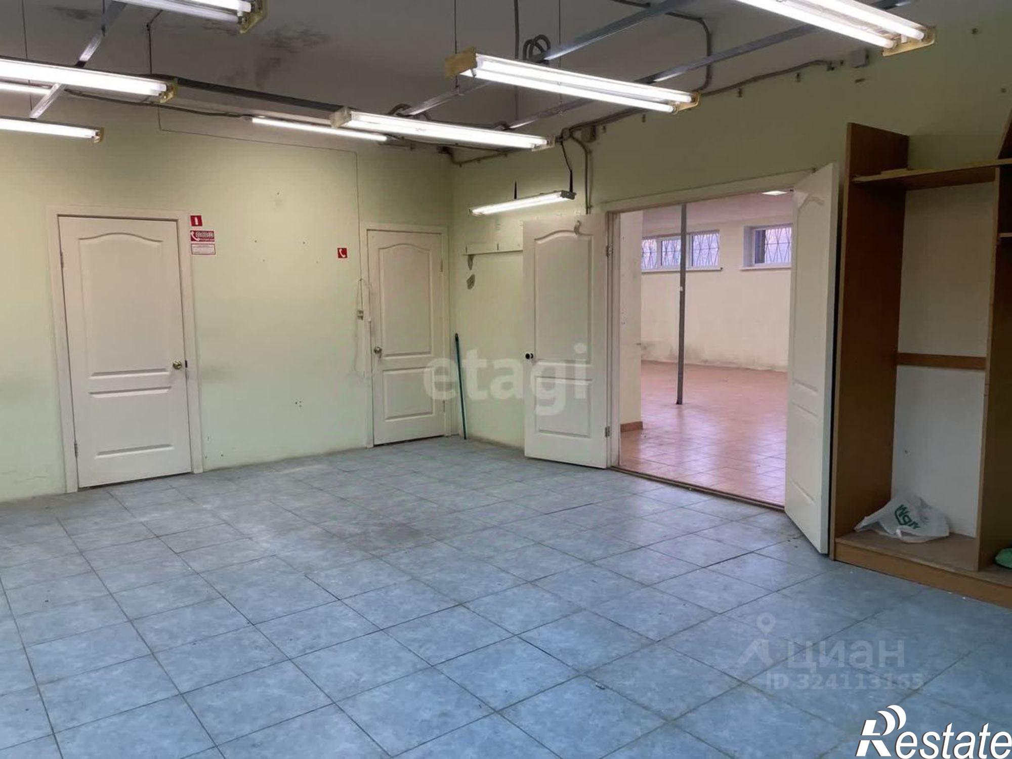 Купить помещение свободного назначения за 15 500 100 рублей на ул Анвара Гатауллина, 38 1