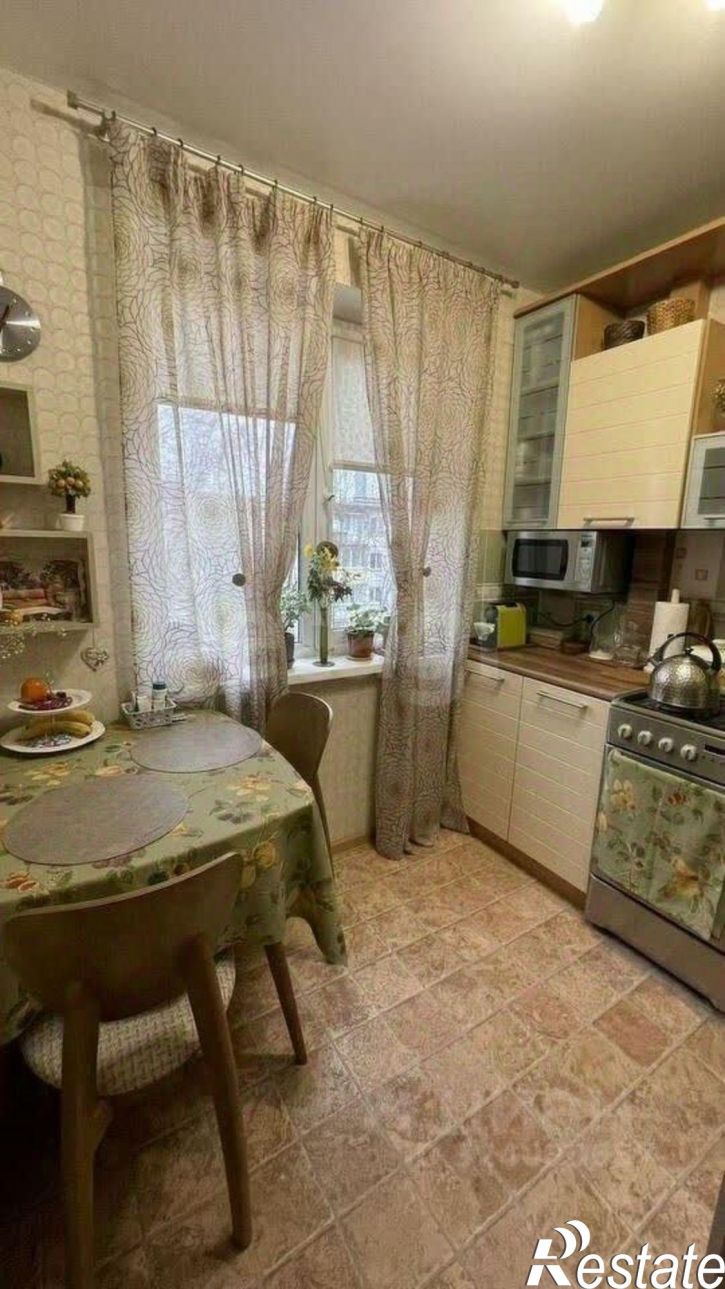 2-комн квартира ул Революции, 60,  д. 60