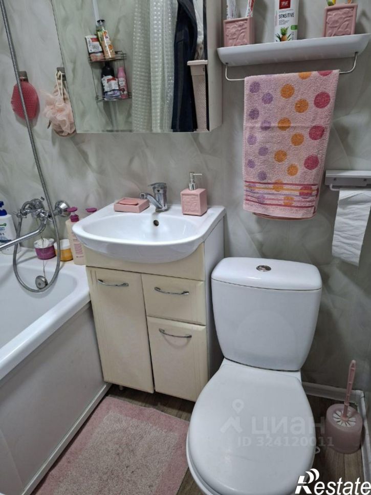 3-комн квартира улица Космонавта Леонова, 8,  д. 8