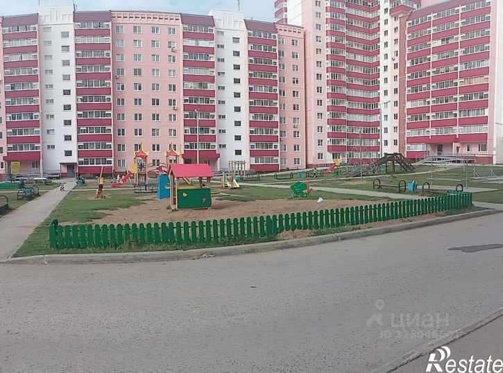 3-комн квартира улица Адмирала Ушакова, 21,  д. 21