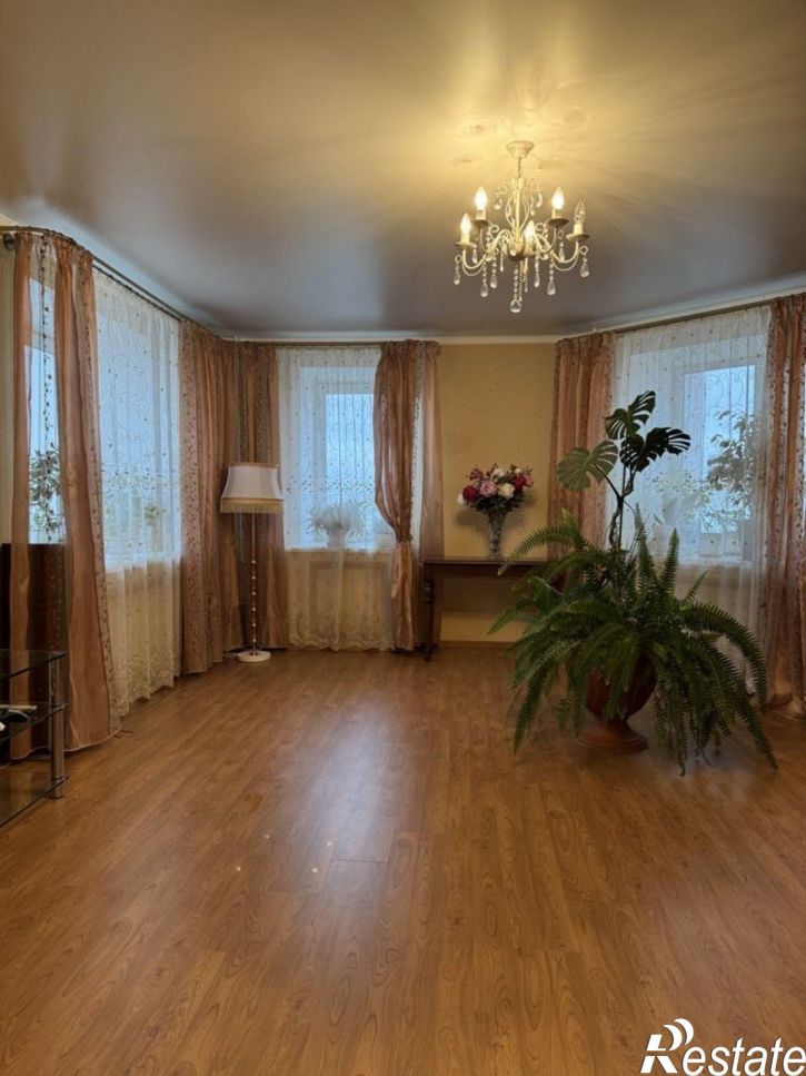 3-комн квартира улица Милиционера Власова, 4,  д. 4