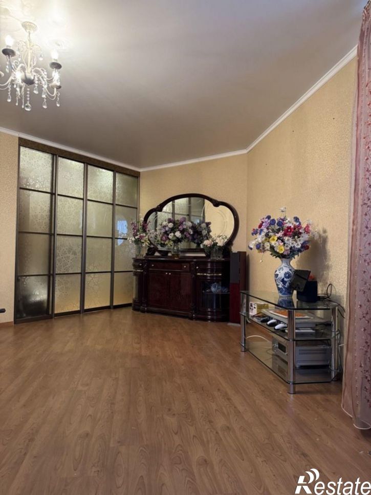 3-комн квартира улица Милиционера Власова, 4,  д. 4