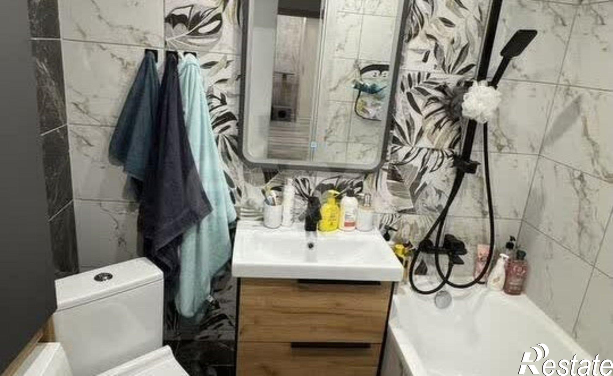 Купить квартиру за 6 400 000 рублей на ул Строителей, 12