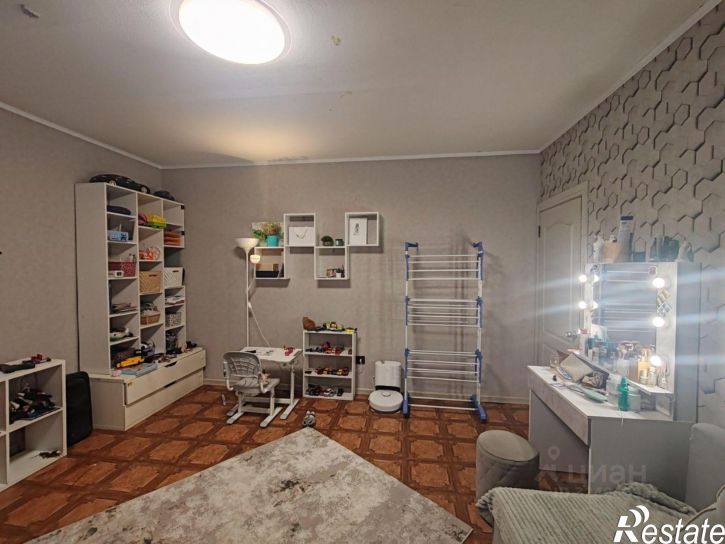 3-комн квартира улица Байкальская, 11,  д. 11