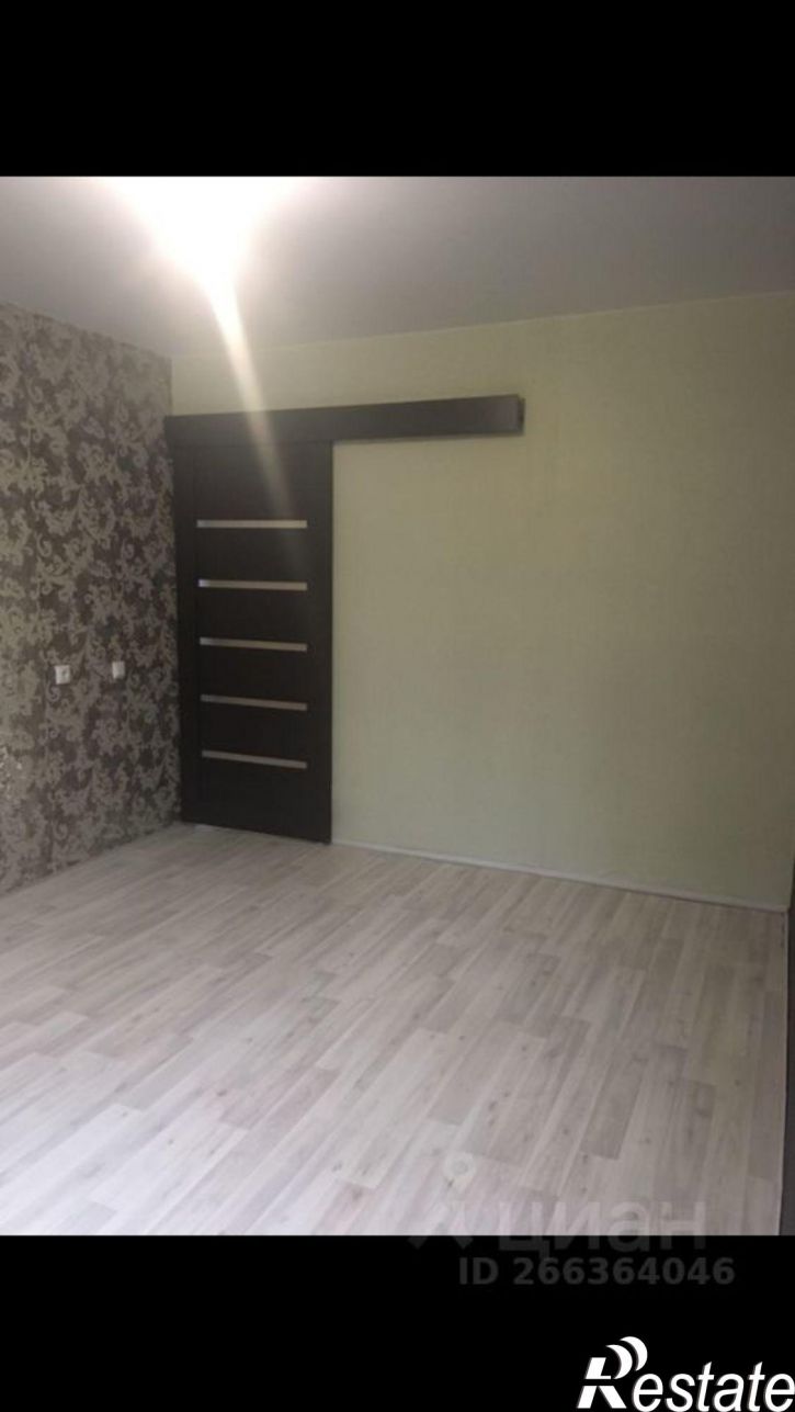 3-комн квартира ул Хрустальная, 15,  д. 15