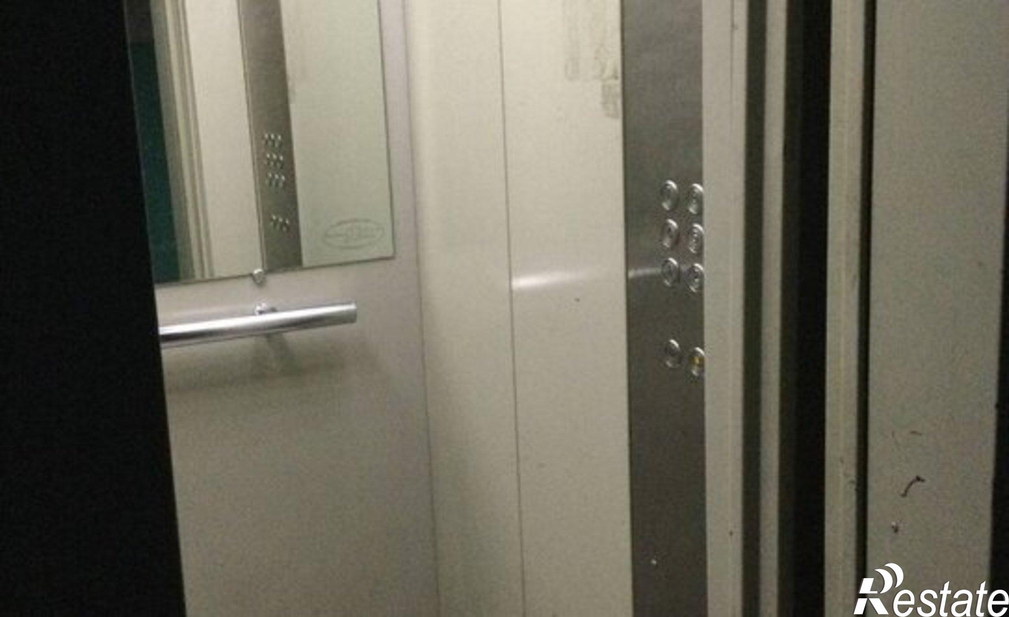 Купить квартиру за 4 500 000 рублей на улица Карпинского, 83