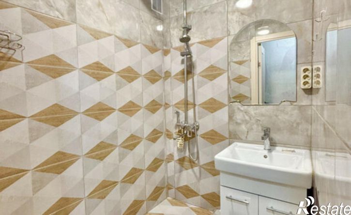 4-комн квартира ул Блюхера, 7,  д. 7