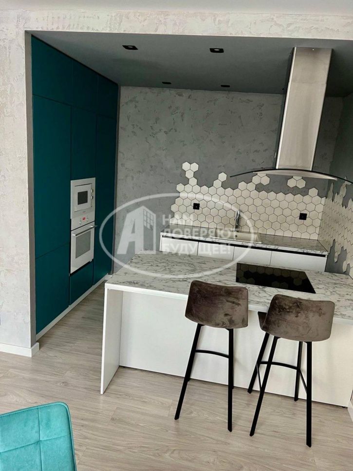 3-комн квартира шоссе Космонавтов, 118