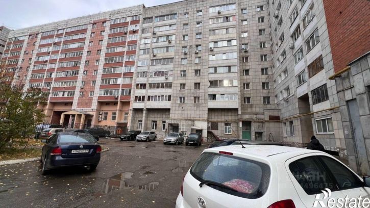 3-комн квартира улица Революции, 8,  д. 8