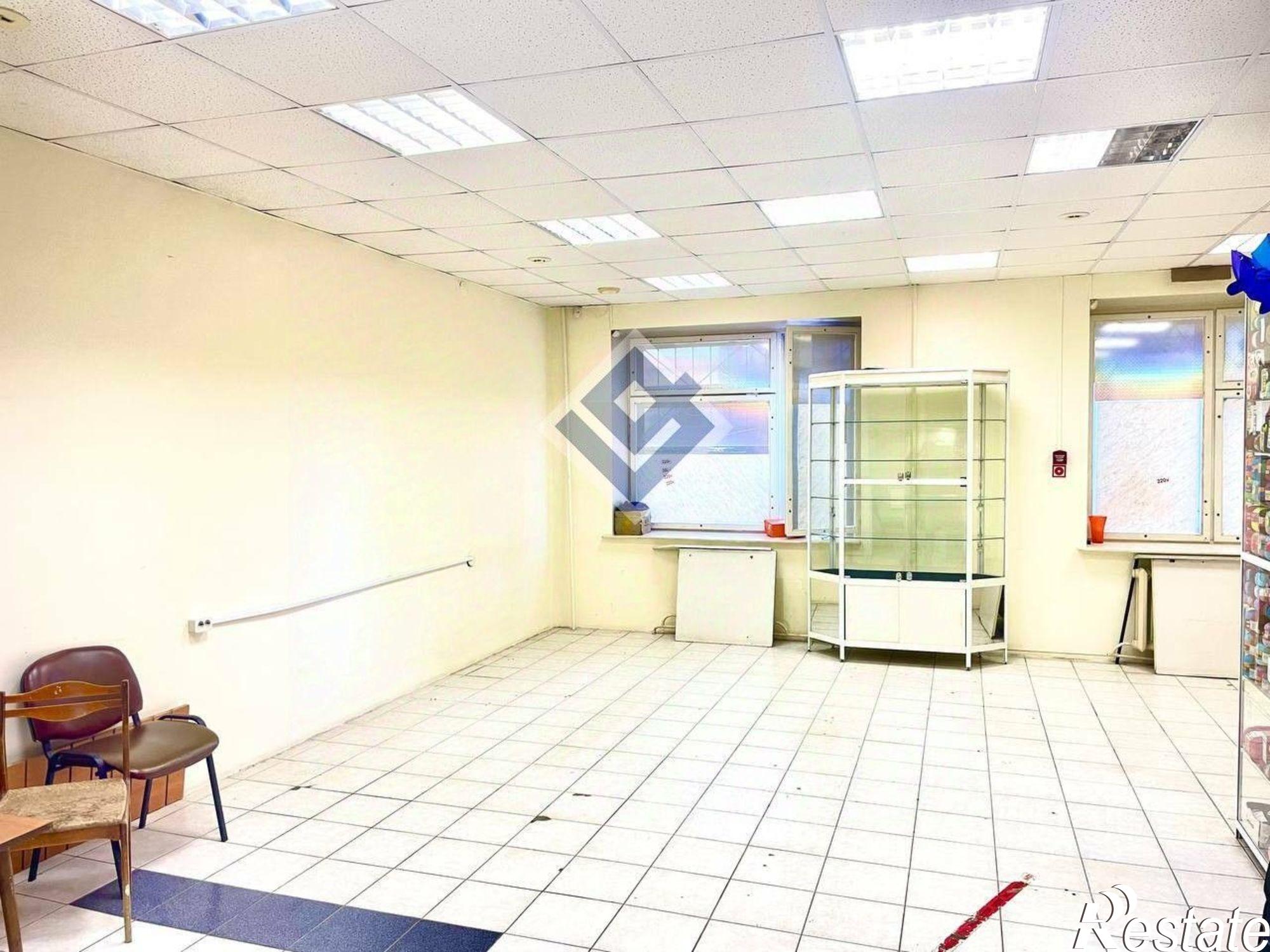 Сдать торговое помещение за 39 600 рублей на Уинская улица, 9