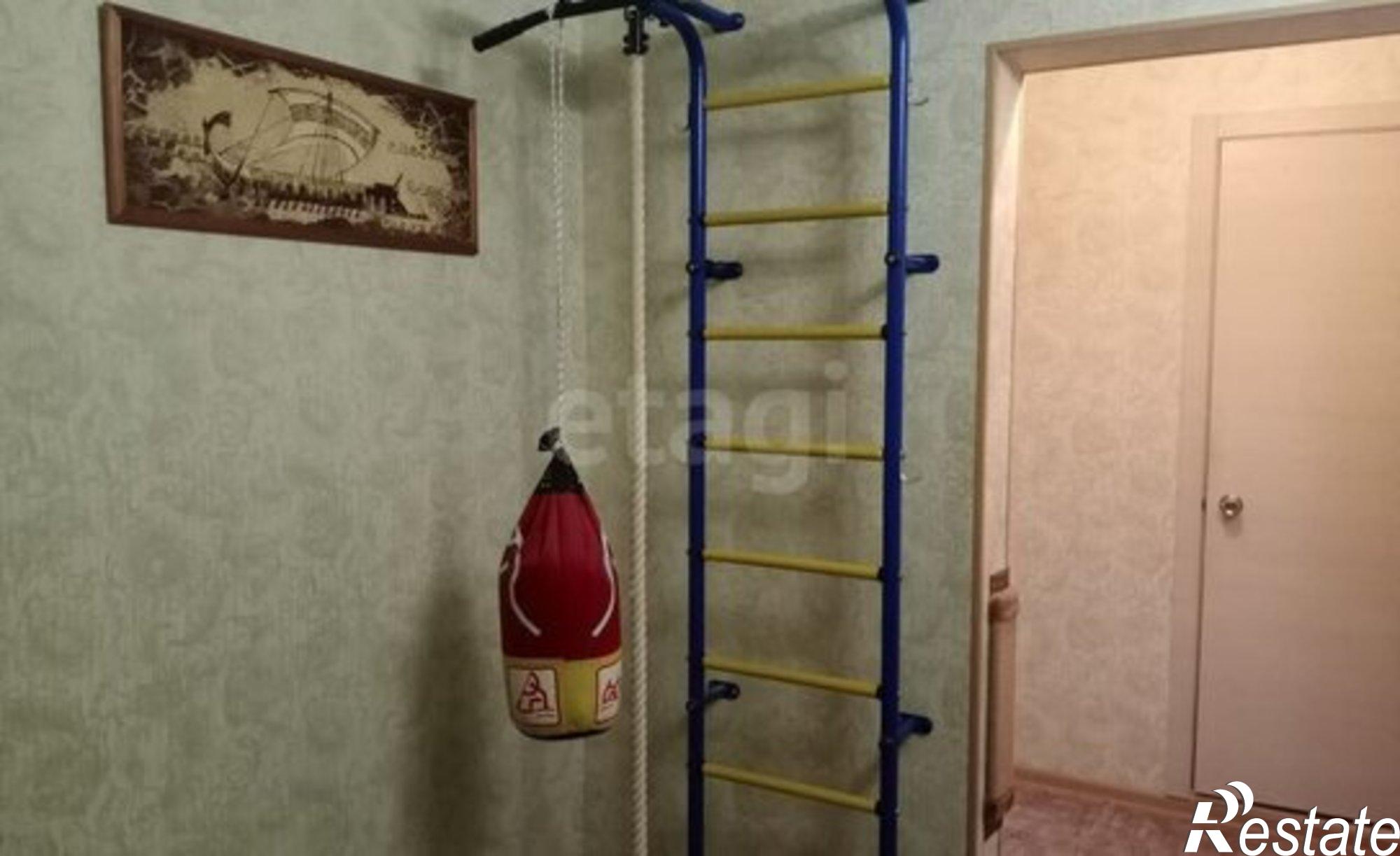 Купить квартиру за 6 000 000 рублей на улица Адмирала Ушакова, 59/3