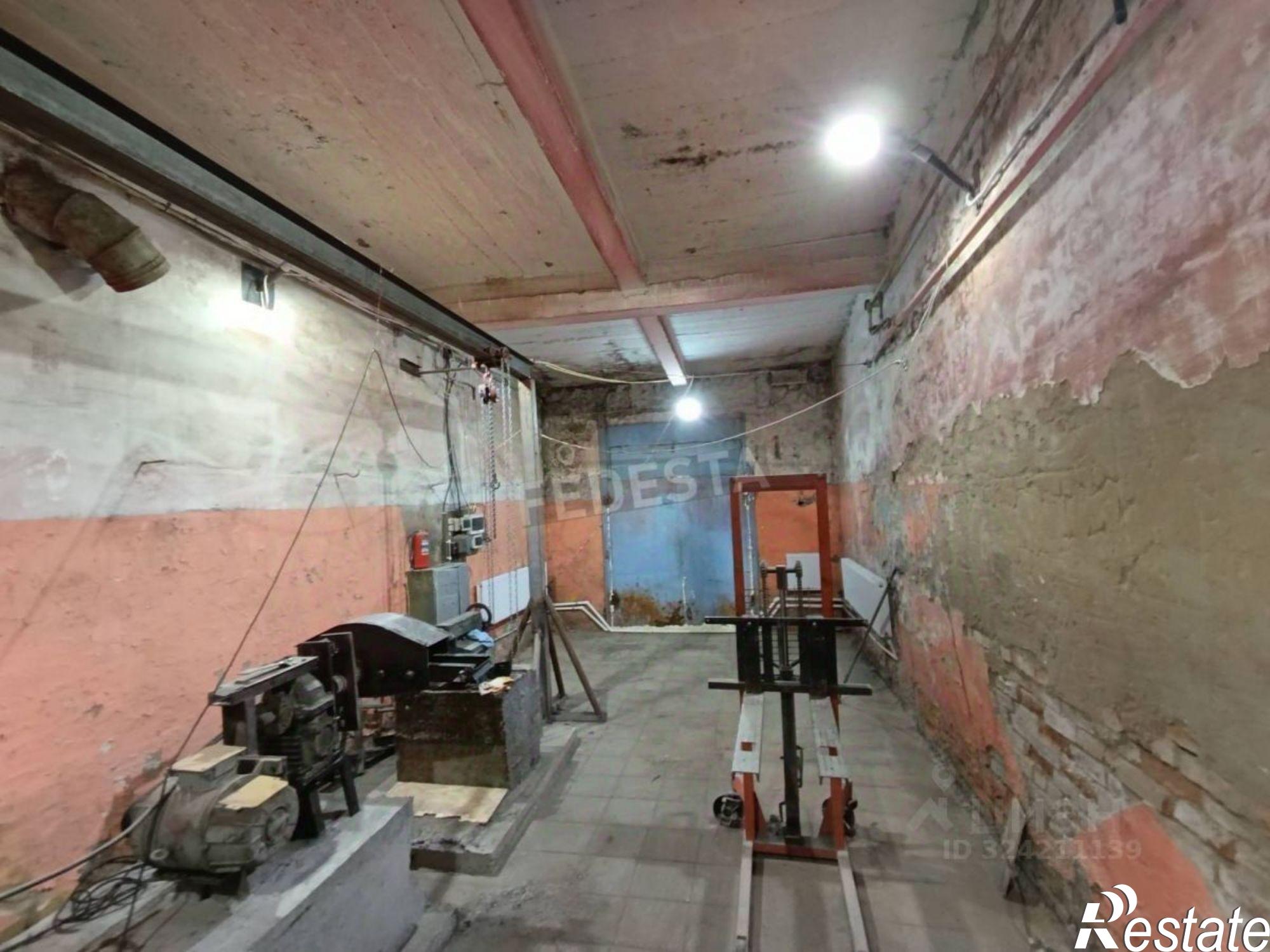 Купить помещение свободного назначения за 21 000 300 рублей на 1-й Бойный переулок, 1