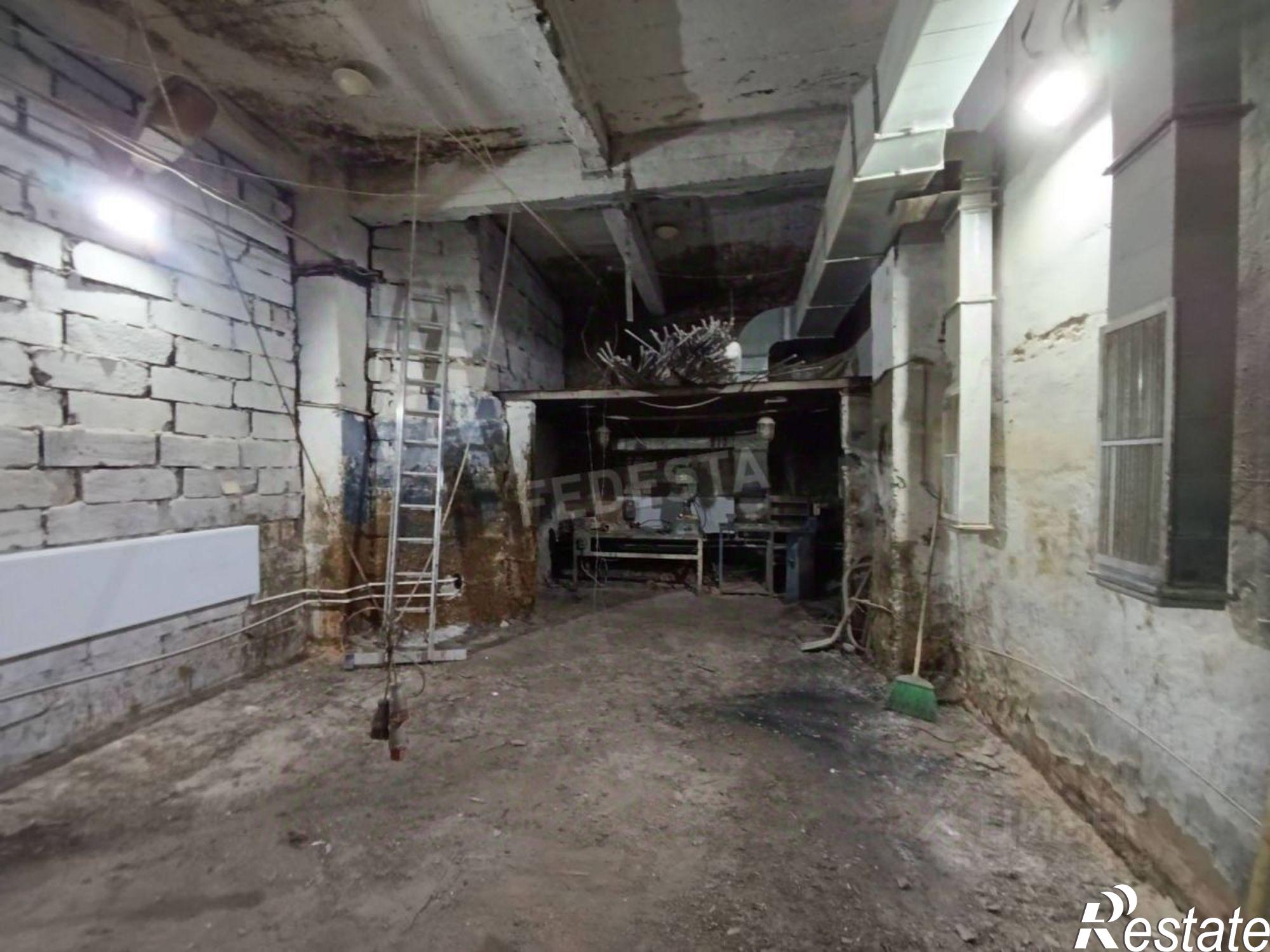 Купить помещение свободного назначения за 21 000 300 рублей на 1-й Бойный переулок, 1