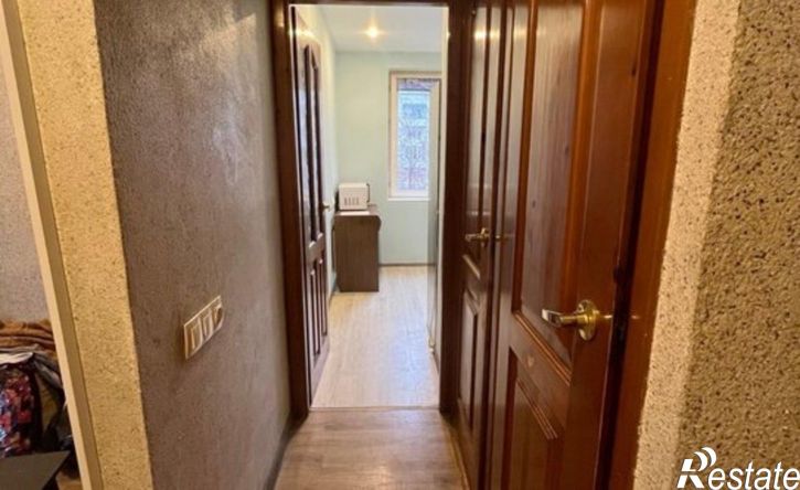 4-комн квартира ул Крисанова, 8,  д. 8