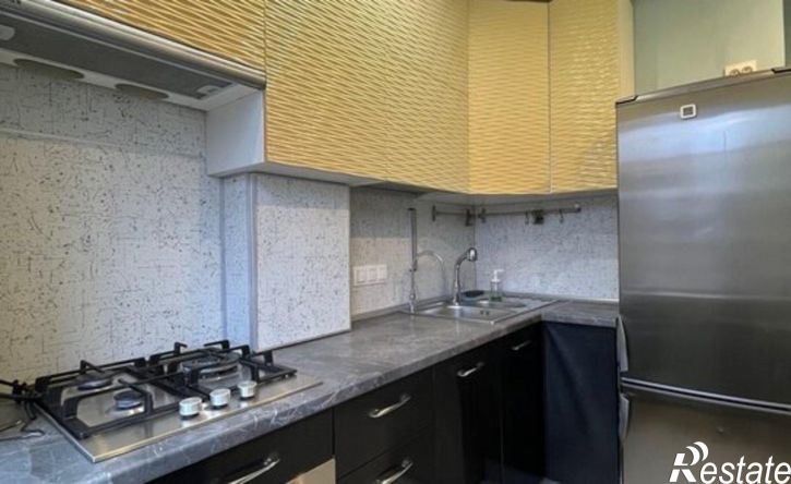 4-комн квартира ул Крисанова, 8,  д. 8