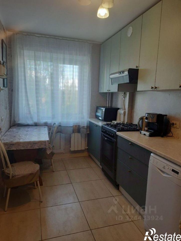 3-комн квартира ул Адмирала Ушакова, 55,  д. 55