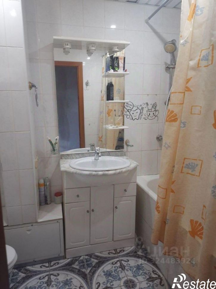 3-комн квартира ул Адмирала Ушакова, 55,  д. 55