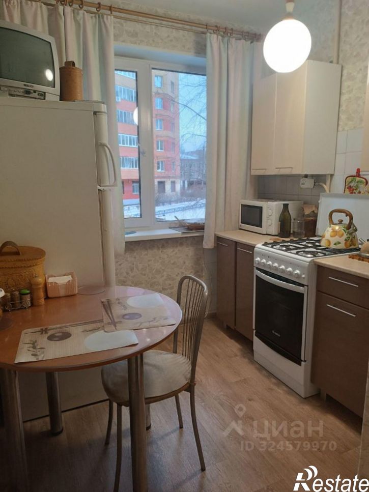 3-комн квартира ул Ивана Франко, 40 2,  д. 40 2,  к. 2