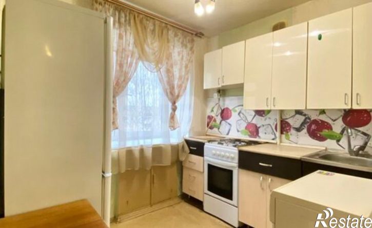 2-комн квартира ул Льва Шатрова, 2,  д. 2