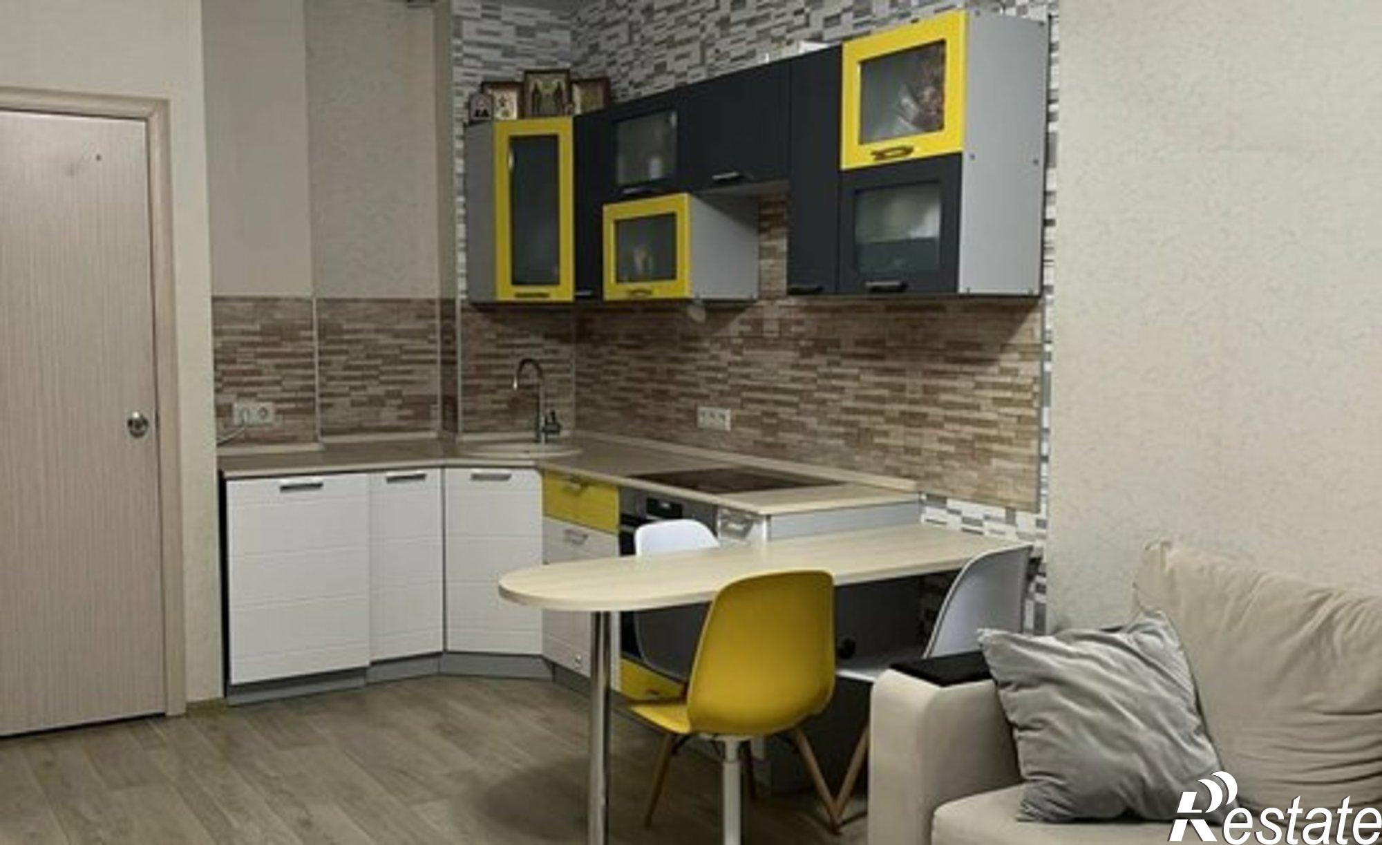 Купить квартиру за 5 490 рублей на Агатовая улица, 36