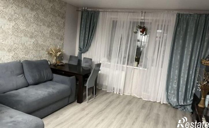 4-комн квартира улица Милиционера Власова, 15,  д. 15